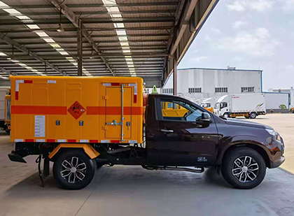 雁峰爆破器材运输车