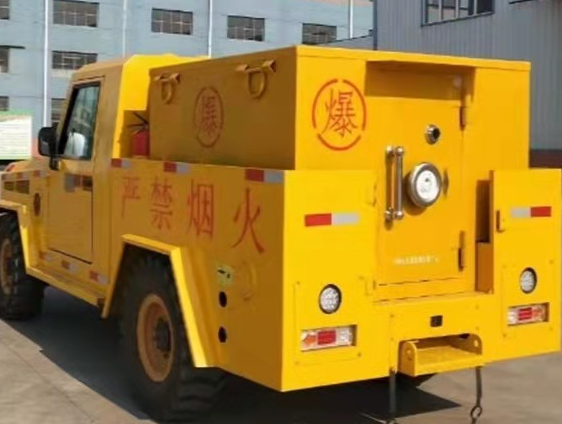 雁峰凯龙爆破器材运输车：保障爆破任务的安全运行